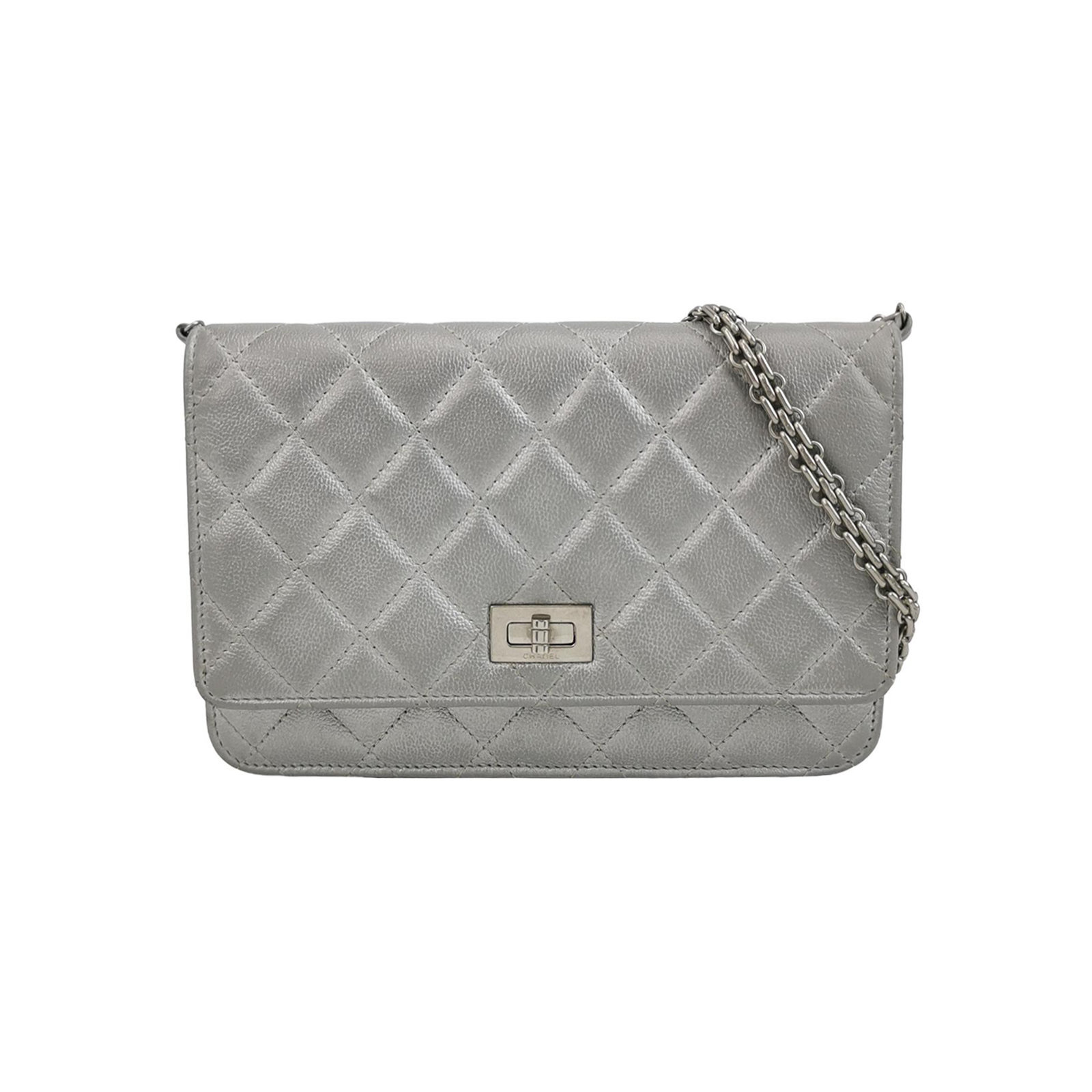 Chanel 2.55, photograph 1