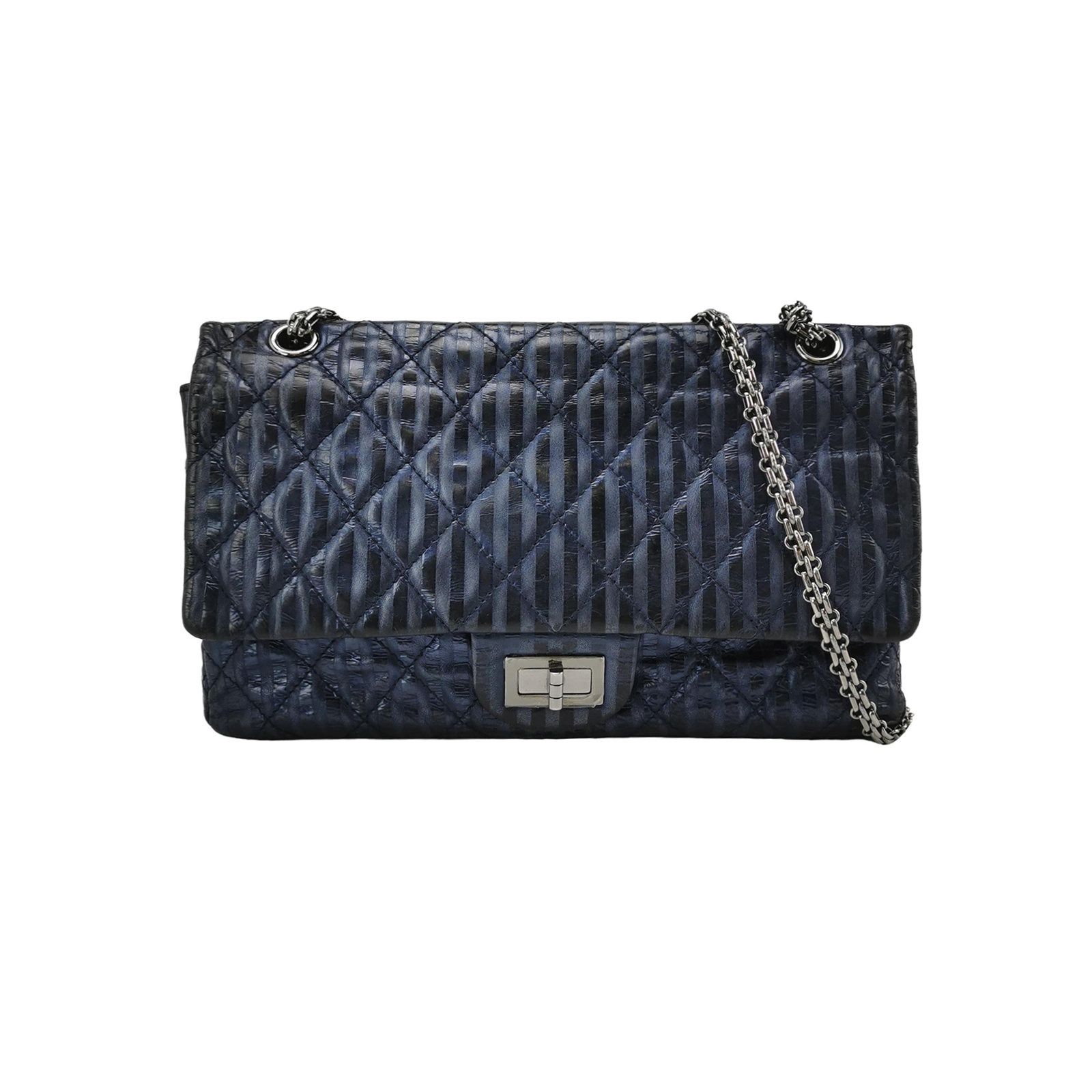 Chanel 2.55, photograph 1