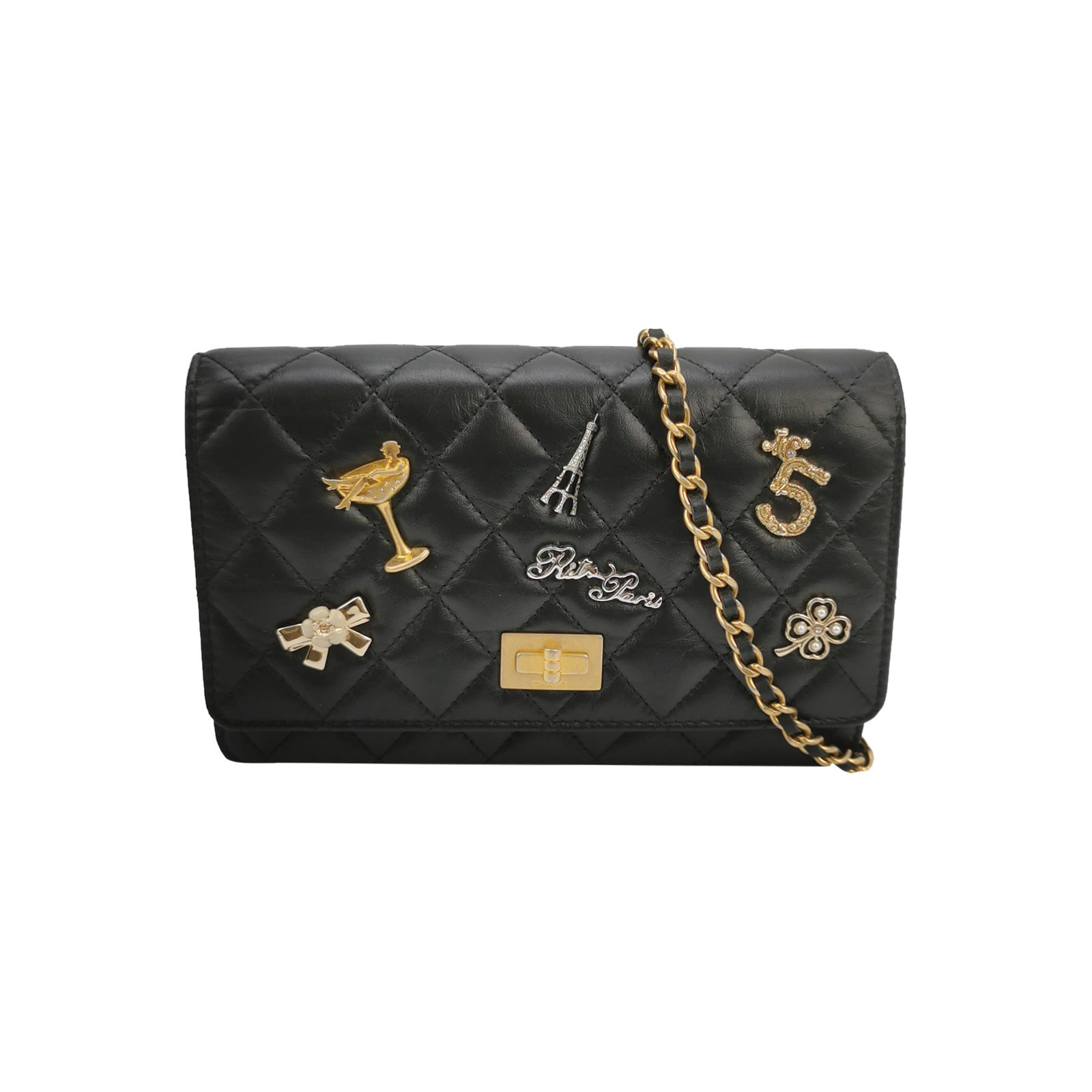 Chanel 2.55, photograph 1