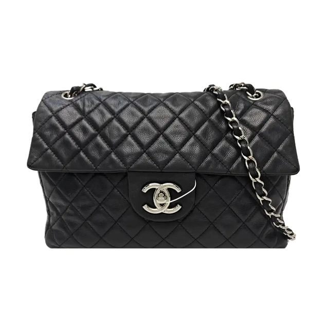 Chanel Classic Flap Handtasche, 32 cm, Schwarz, Leder