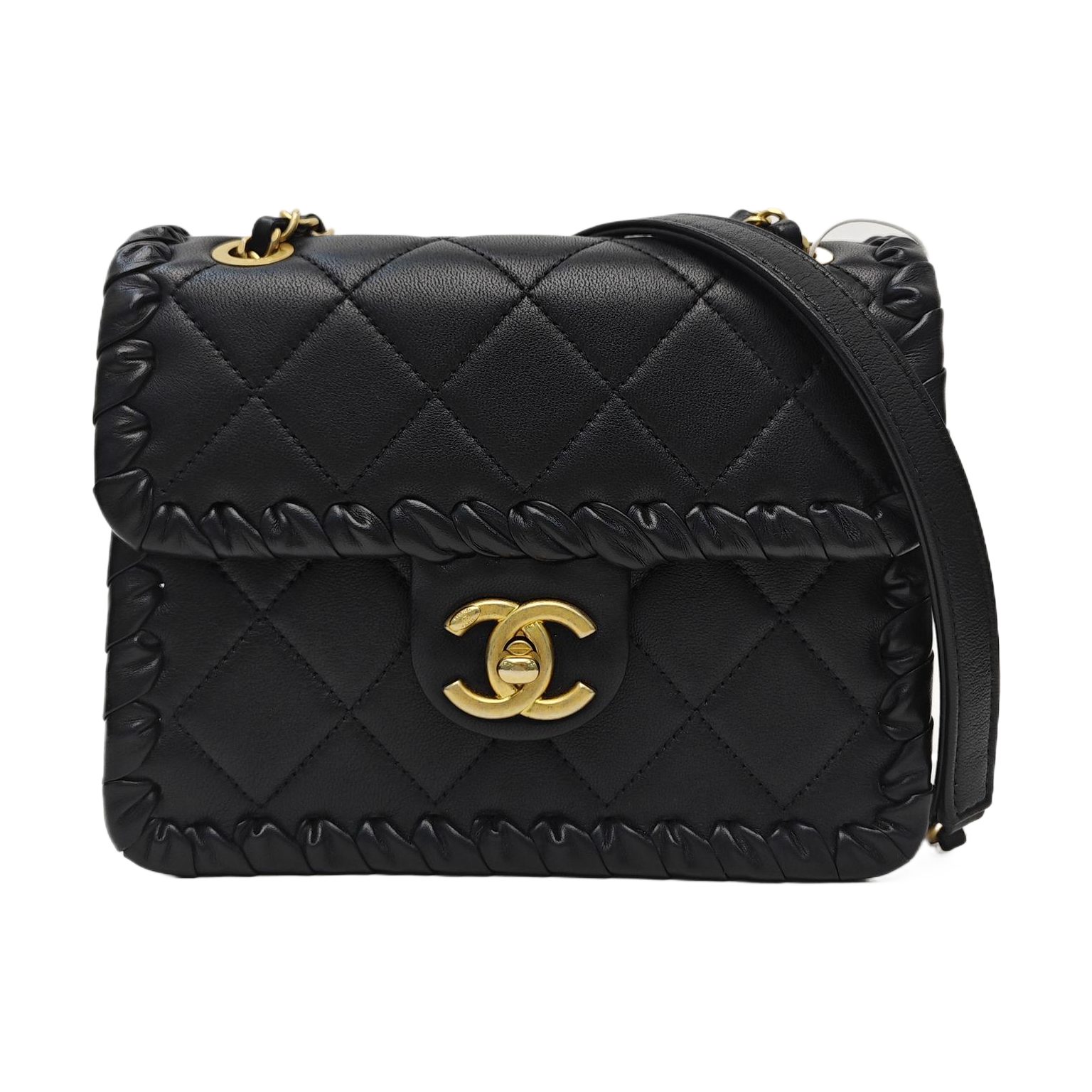 Chanel Classic Flap sac porté épaule, 19 cm, noir, cuir, photographier 1