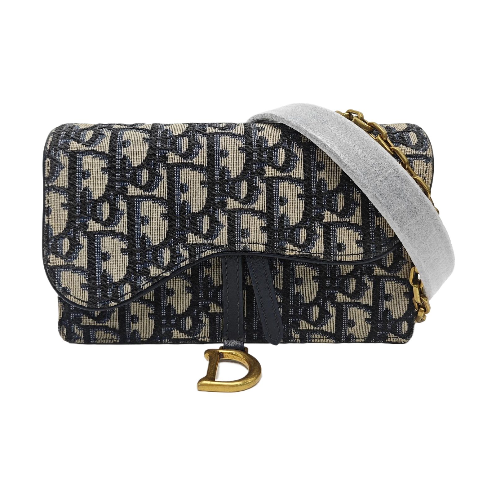 Dior Saddle, photograph 1