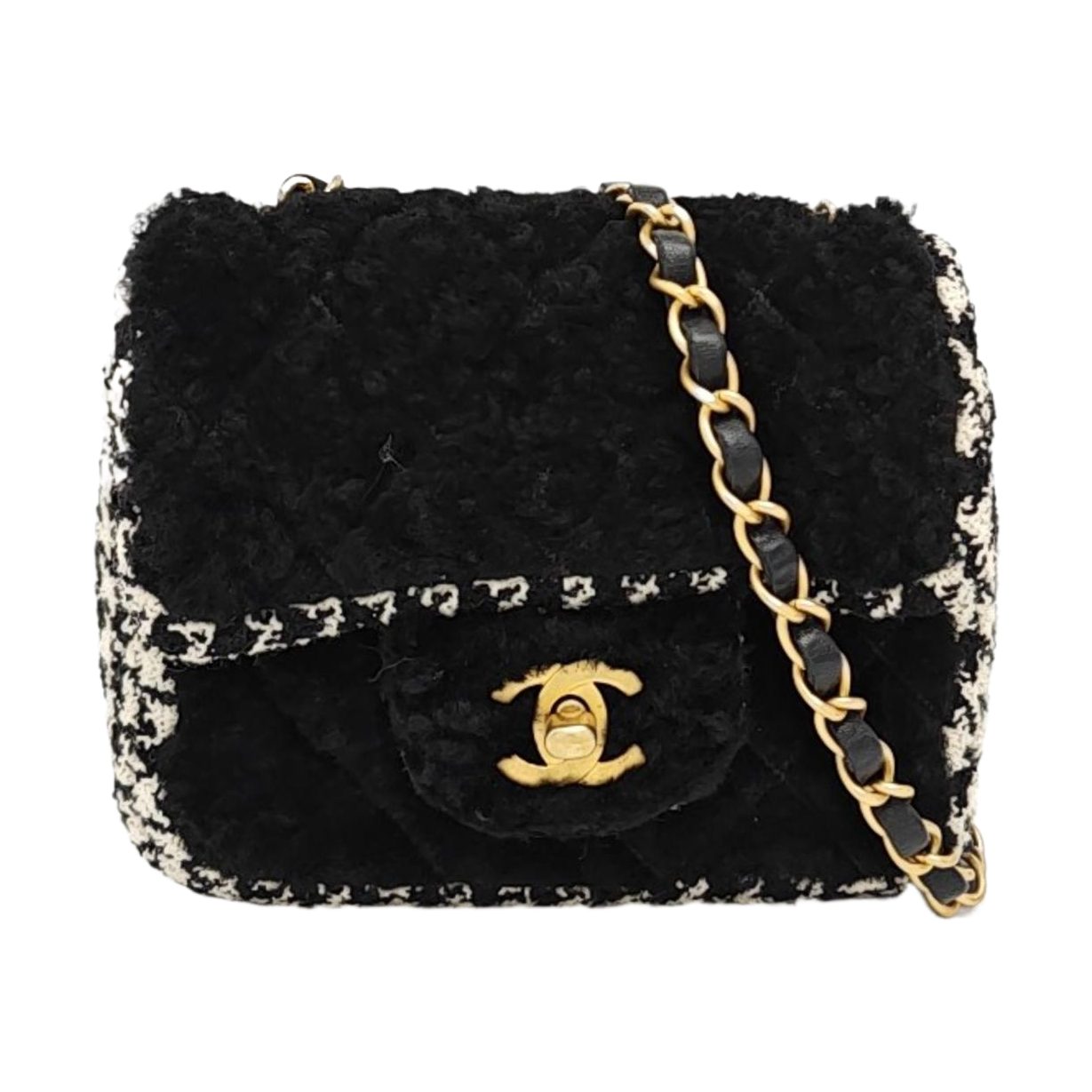 CHANEL Classic Flap 30, black, Wool, photograph 1