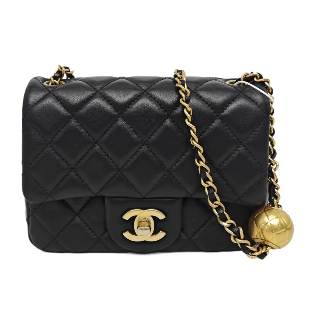 CHANEL Classic Flap, black, Leather, photograph 1