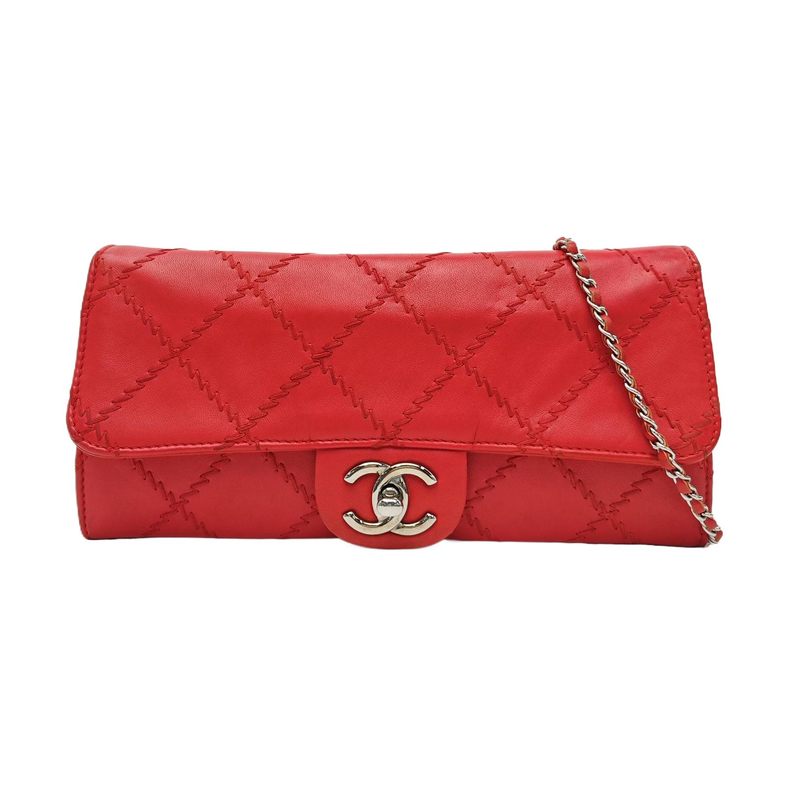 Chanel Classic Flap Shoulder Bag, 24 cm, red, Item 940275749942, Lambskin, photograph 1